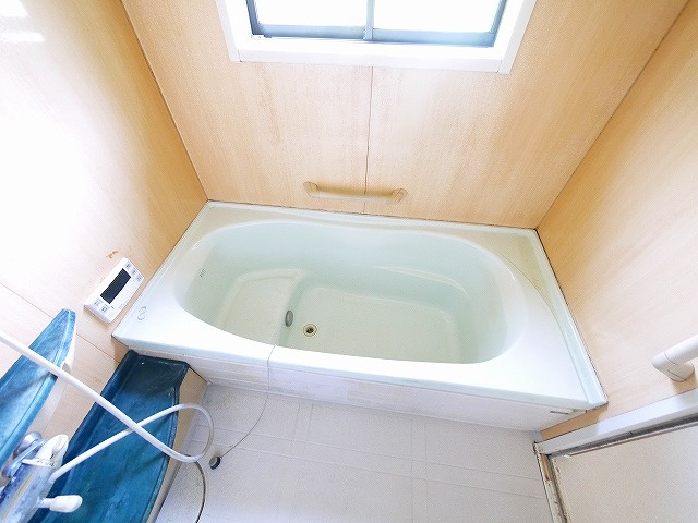 生駒市北新町 戸建の浴室