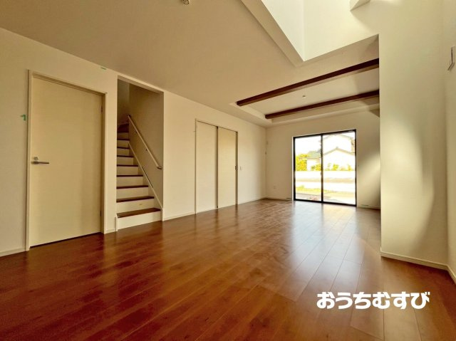 名東区大針1期(全5棟)の居間・リビング