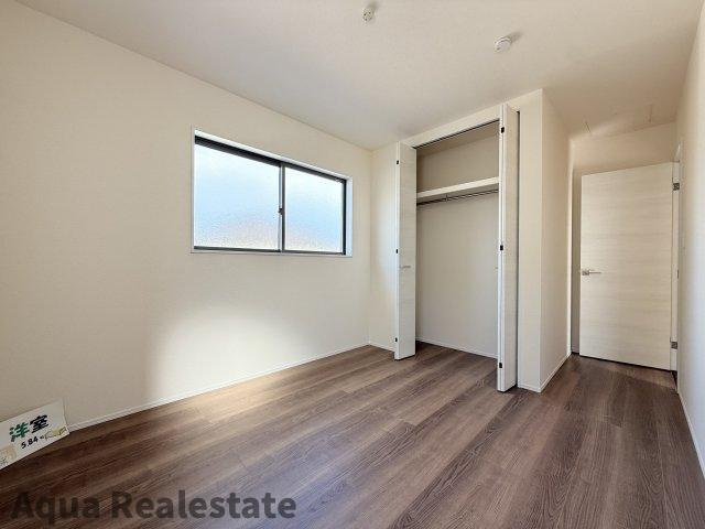 リーブルガーデン高松市中間町第四の収納|便利な収納スペースです