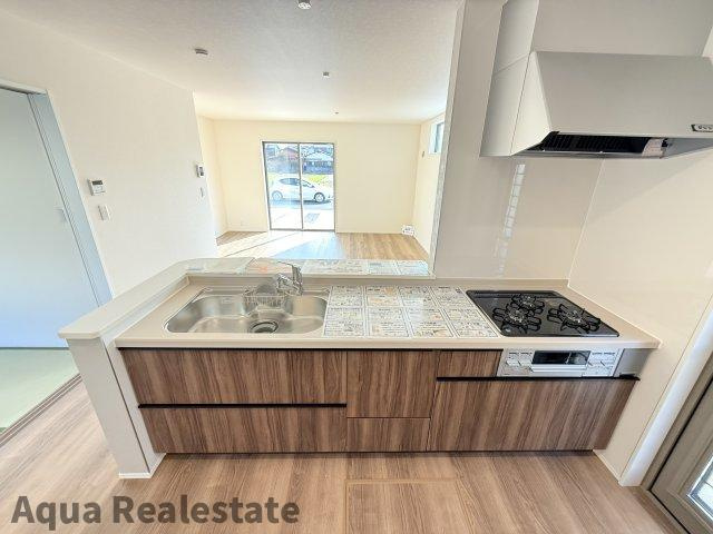 リーブルガーデン高松市中間町第四のキッチン|コンパクトなキッチンで掃除もラクラク