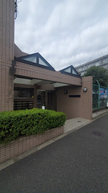 あざみ野スカイマンションのエントランス