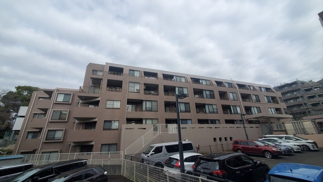 あざみ野スカイマンションの外観