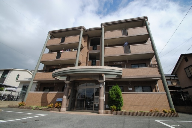 ルミエール合川の外観