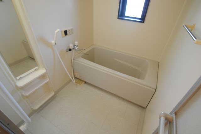 ルミエール合川の浴室