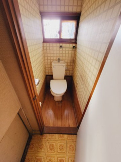 【トイレ】 | 南アルプス市小笠原　敷地101坪・北東角地 中古住宅