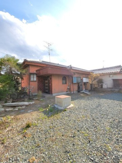 【外観】 | 南アルプス市小笠原　敷地101坪・北東角地 中古住宅 | 現在空家の為、随時ご見学可能です。お気軽にお問合せください。