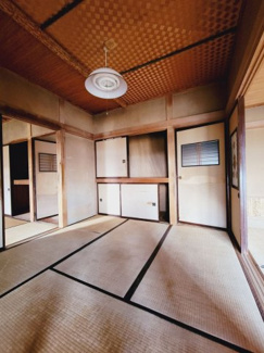 【和室】 | 南アルプス市小笠原　敷地101坪・北東角地 中古住宅 | 2階4.5帖和室