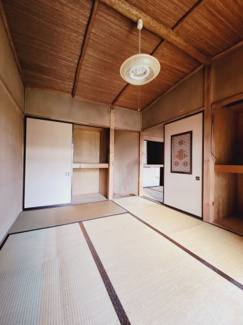 【和室】 | 南アルプス市小笠原　敷地101坪・北東角地 中古住宅 | 2階西側和室