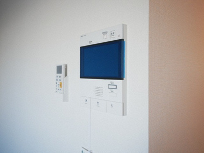 【セキュリティ】 | アドバンス西梅田ビオス | モニター付きインターホンです