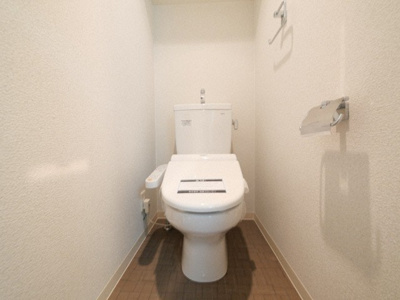 【トイレ】 | エスリード天神橋筋六丁目 | 清潔感のあるトイレです