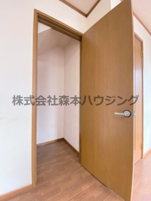 【収納】 | 　ヴィヴァン・ノールB棟 | 階段下収納です