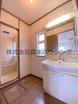 【洗面所】 | 　ヴィヴァン・ノールB棟 | 脱衣スペースもあります