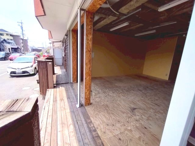 マンションセンチュリー１階　倉庫事務所の内装