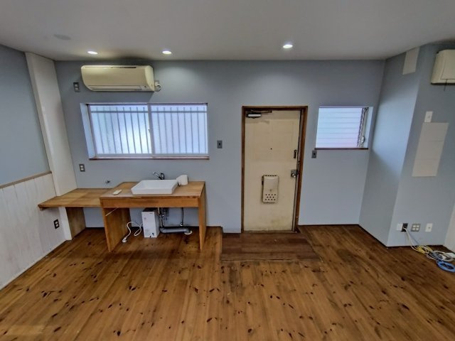 マンションセンチュリー１階　倉庫事務所の内装