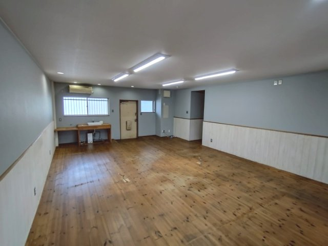 マンションセンチュリー１階　倉庫事務所の内装