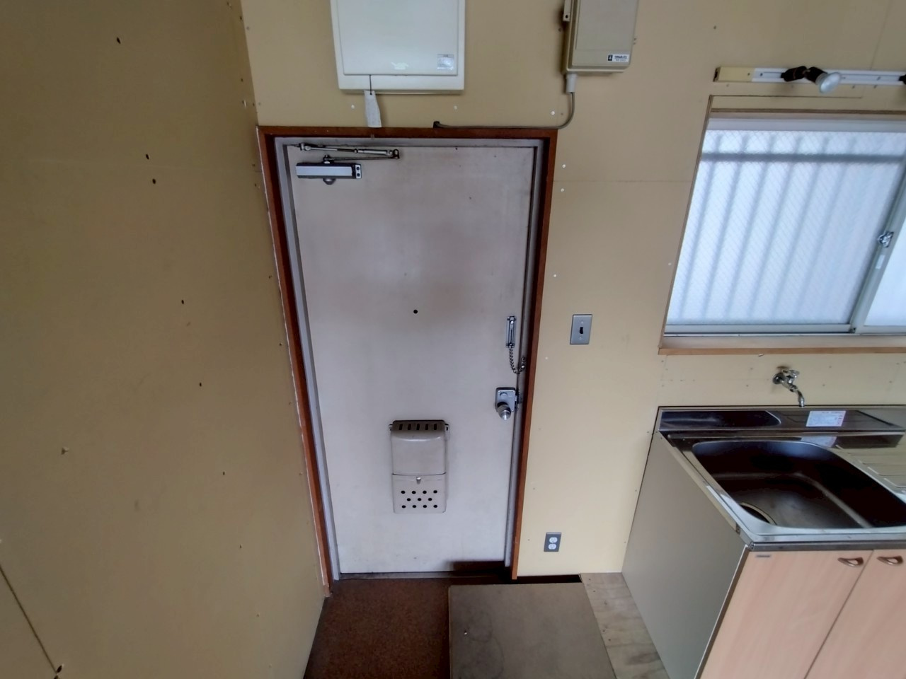 マンションセンチュリー１階　倉庫事務所の内装