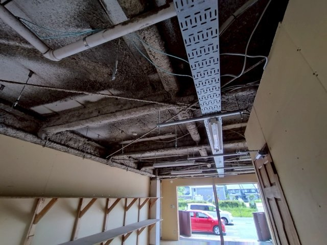 マンションセンチュリー１階　倉庫事務所の内装