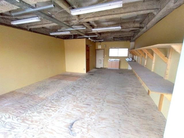 マンションセンチュリー１階　倉庫事務所の内装