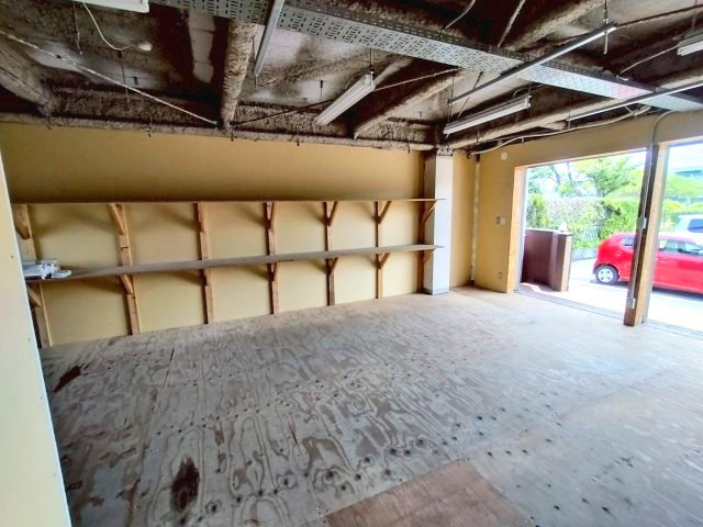 マンションセンチュリー１階　倉庫事務所の内装