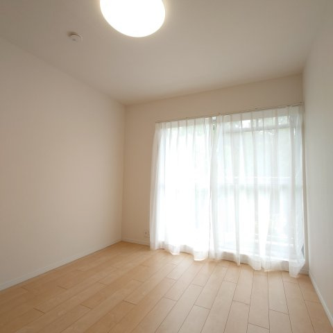 緑の街四号棟の洋室