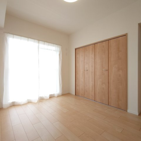 緑の街四号棟の洋室