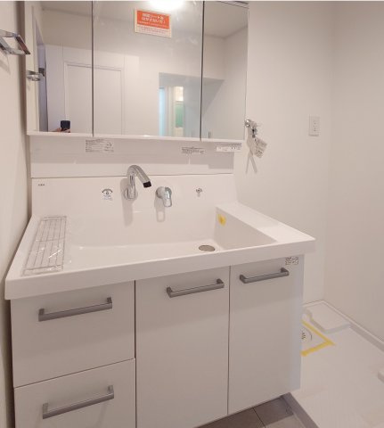 ライオンズマンション長者ヶ崎の独立洗面台