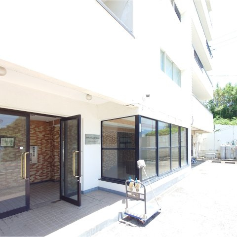 ライオンズマンション長者ヶ崎のエントランス