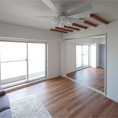 ライオンズマンション長者ヶ崎の居間・リビング