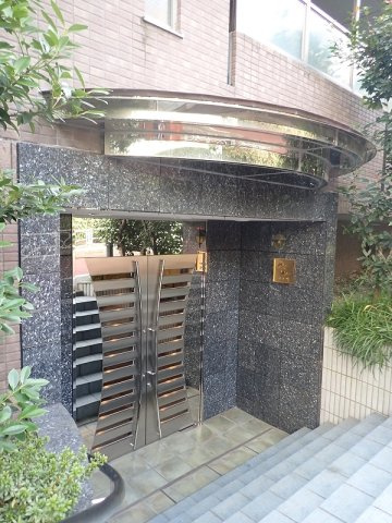 ブルーガーデン小石川のエントランス