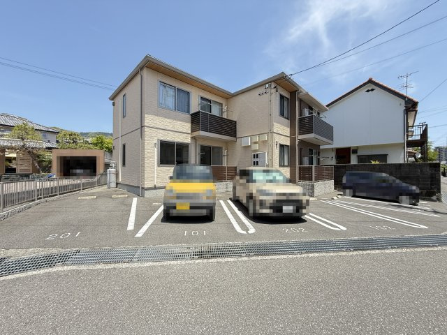 シャーメゾン春日の外観