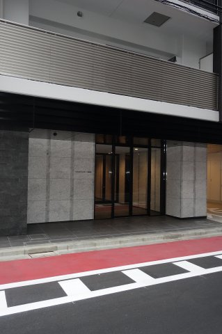 シーズンフラッツ上野稲荷町のエントランス