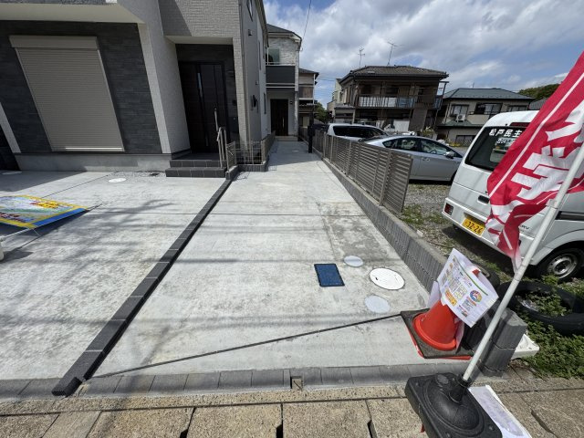 松戸市上本郷新築戸建【上本郷小学校：10分】の駐車場|1号棟駐車スペース