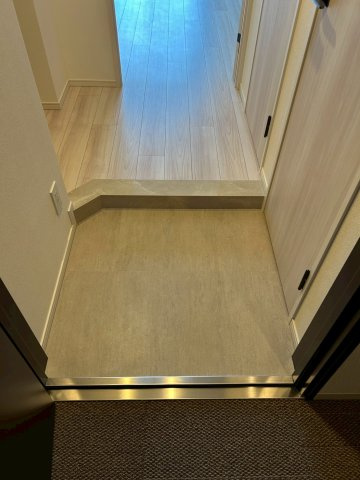 パークアクシス板橋本町ステーションゲートの玄関