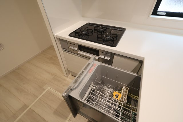 《仲介手数料無料》見沼区大字蓮沼980-7(全1戸)新築一戸建てずっとプラスのキッチン|撮影日 2025年10月24日 14:00 曇り
