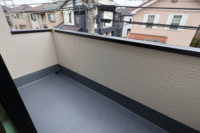 《仲介手数料無料》見沼区大字蓮沼980-7(全1戸)新築一戸建てずっとプラスのバルコニー|撮影日 2025年10月24日 14:00 曇り

