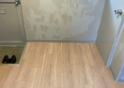 【内装】 | フラワーハイツ | 内装はとにかくおしゃれなものがいい！と選ぶ前に、まず住んだ後のことを想像してみましょう。住んでみたらコンセントの位置が悪くて使いにくいなど出てきます。事前にどの家電をどこに置くか想定しておきましょう。