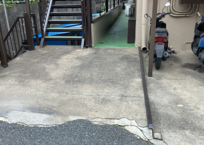 【駐車場】 | フラワーハイツ | 駐車場と明記されていても、最小スペースでつくられた駐車場だと大型車は駐車できなかったり、出入りしにくくなったりする可能性があります。お車のサイズと購入したい物件の駐車場のサイズを現地で確認しましょう。