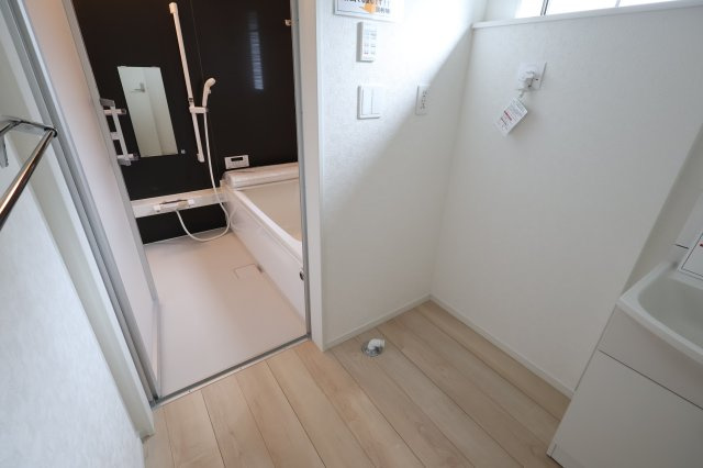 《仲介手数料無料》緑区大字三室2083-4(2号棟)新築一戸建てクレイドルガーデンのランドリースペース|撮影日 2025年8月1日 16:00 曇り