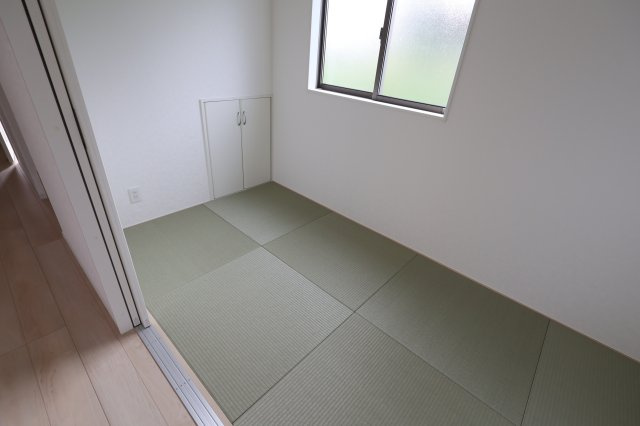 《仲介手数料無料》緑区大字三室2083-4(2号棟)新築一戸建てクレイドルガーデンの和室|撮影日 2025年8月1日 16:00 曇り