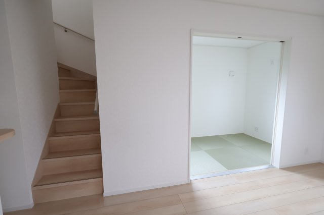 《仲介手数料無料》緑区大字三室2083-4(2号棟)新築一戸建てクレイドルガーデンの内装|撮影日 2025年8月1日 16:00 曇り