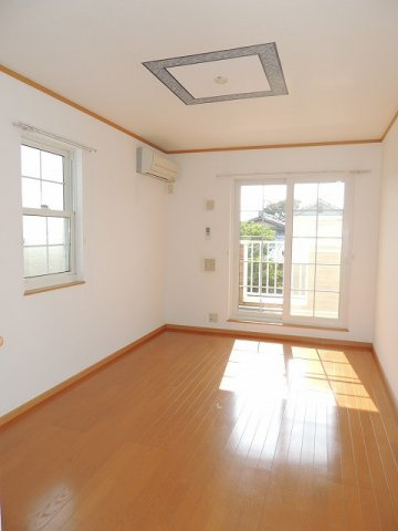 アルハンブラ二番館の居間・リビング