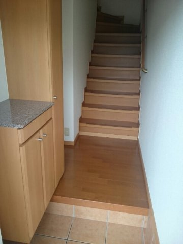 アルハンブラ二番館の玄関