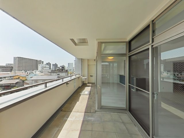 プログレス鹿田本町のバルコニー