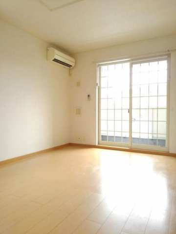 ラルジュ　ガーデン　Ⅱの居間・リビング