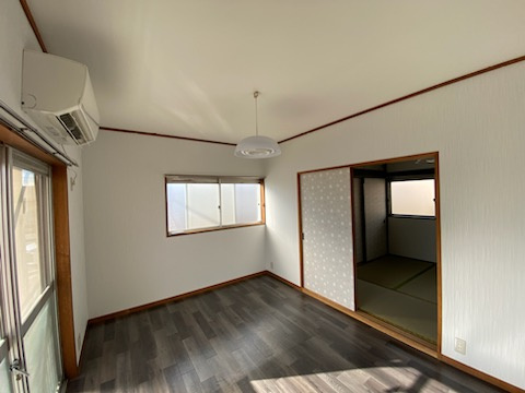 小山貸戸建の居間・リビング