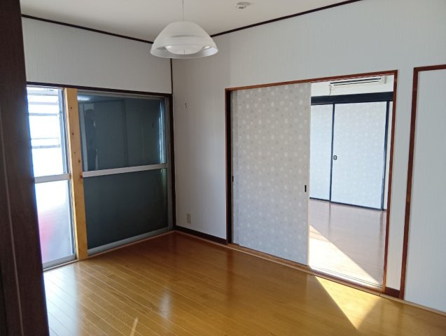 小山貸戸建の居間・リビング