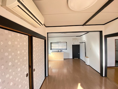 小山貸戸建の居間・リビング