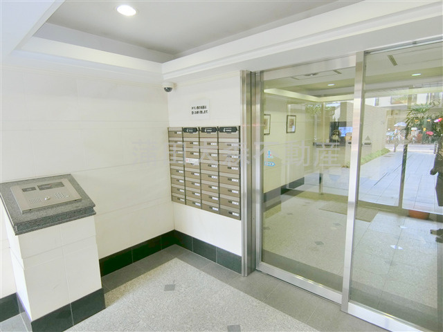 サァラ穂高のエントランス|防犯カメラオートロック付のエントランス　　宅配BOXあります！