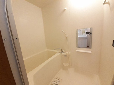 【浴室】 | レジデンス夢前 | コンパクトで使いやすいお風呂です