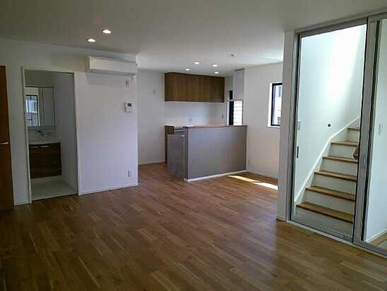 【居間・リビング】